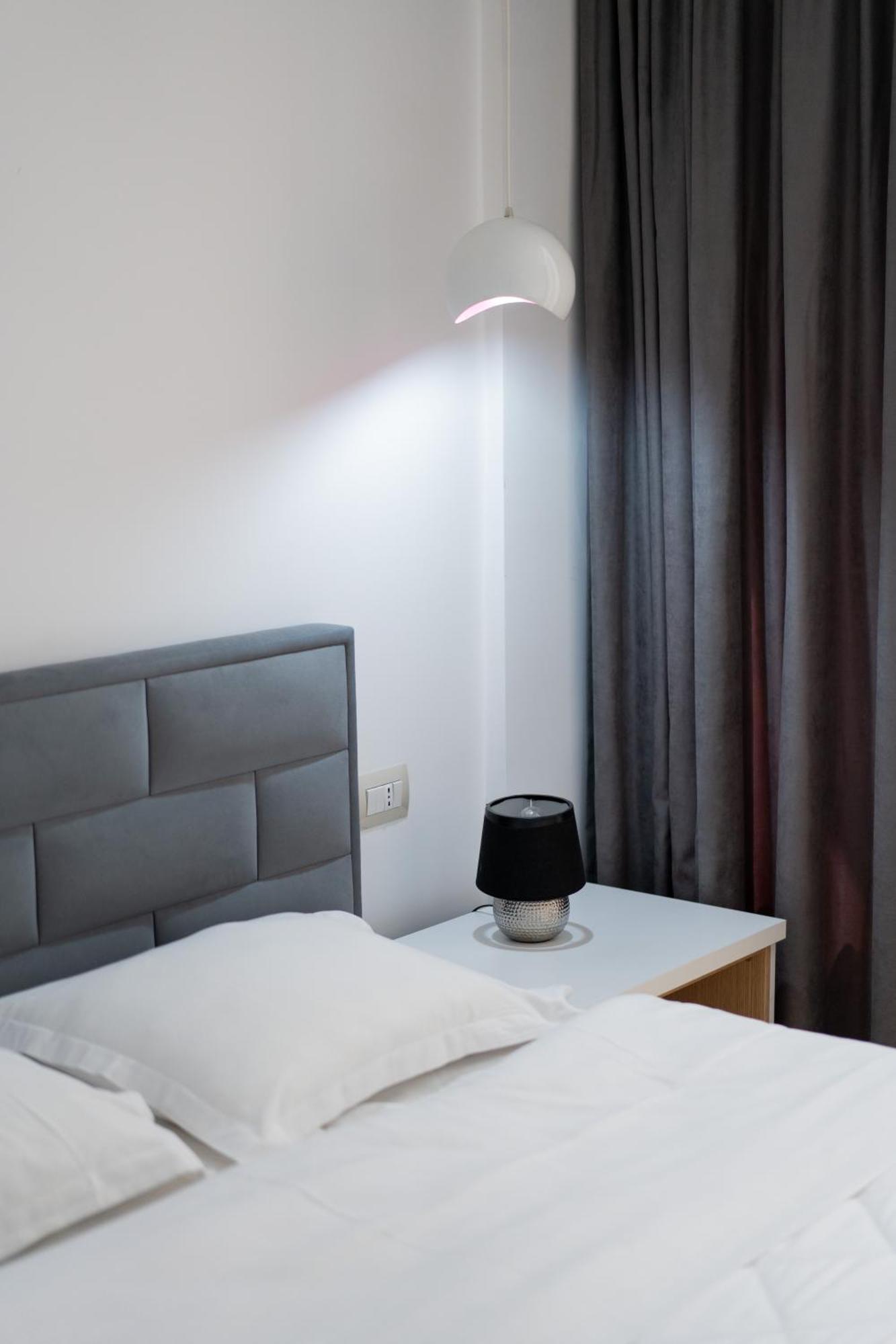 Cosy Urban Central Apartment Tiranë Luaran gambar