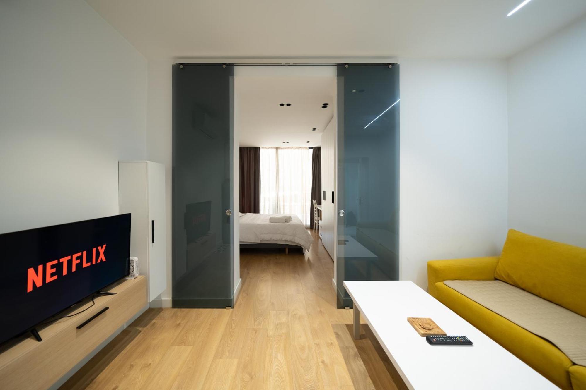 Cosy Urban Central Apartment Tiranë Luaran gambar